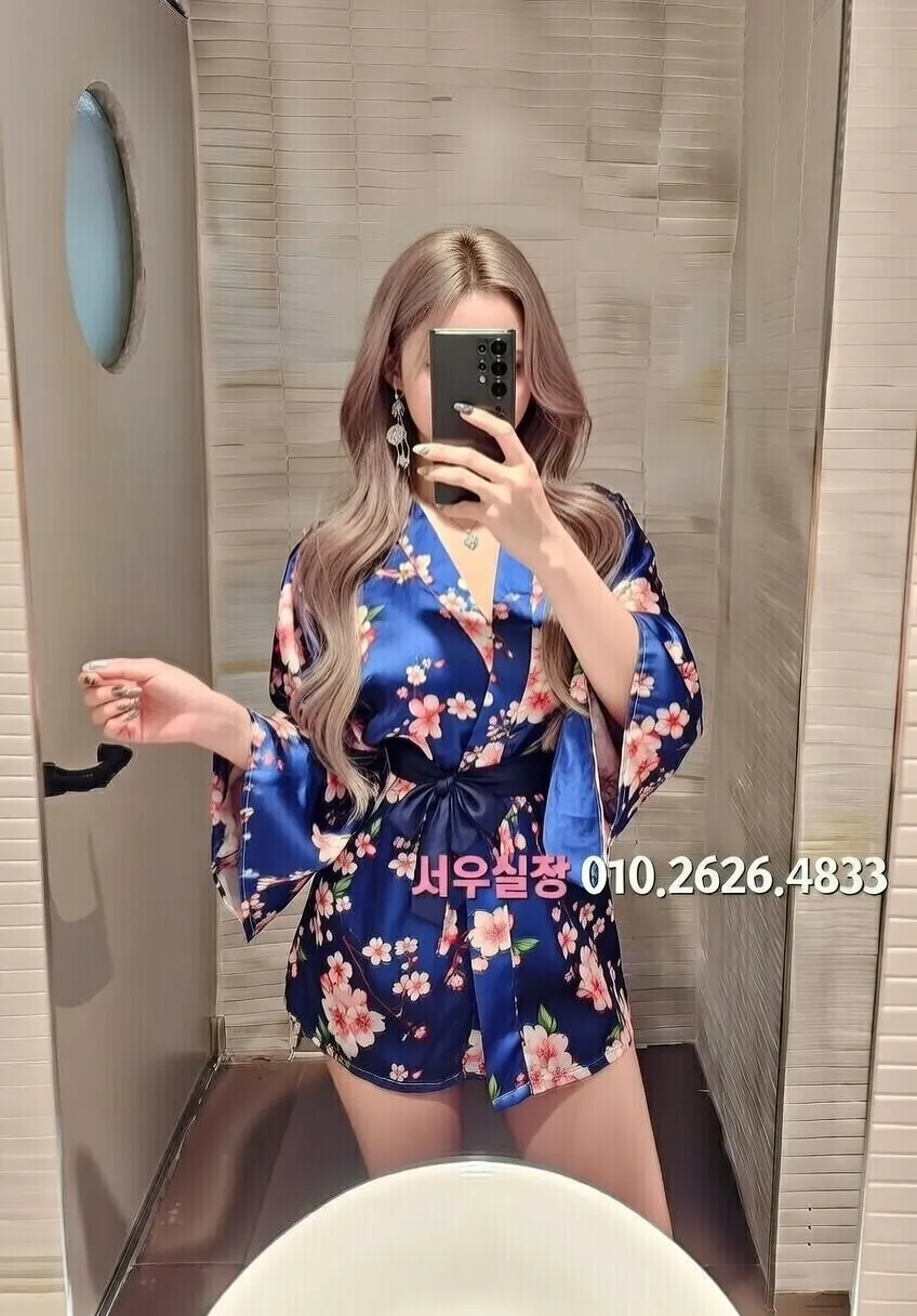 압구정로데오 미러룸 프리미엄 라인업 7번 프로필