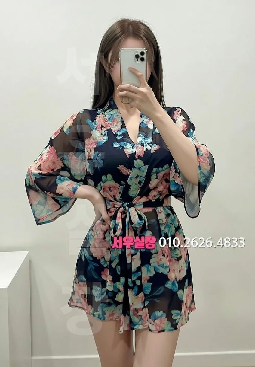 압구정로데오 다국적 프리미엄 라인업 6번 프로필